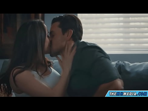 ❤️ İyi bir busty anne ile romantik seks ❌ Porno fb bizde ☑